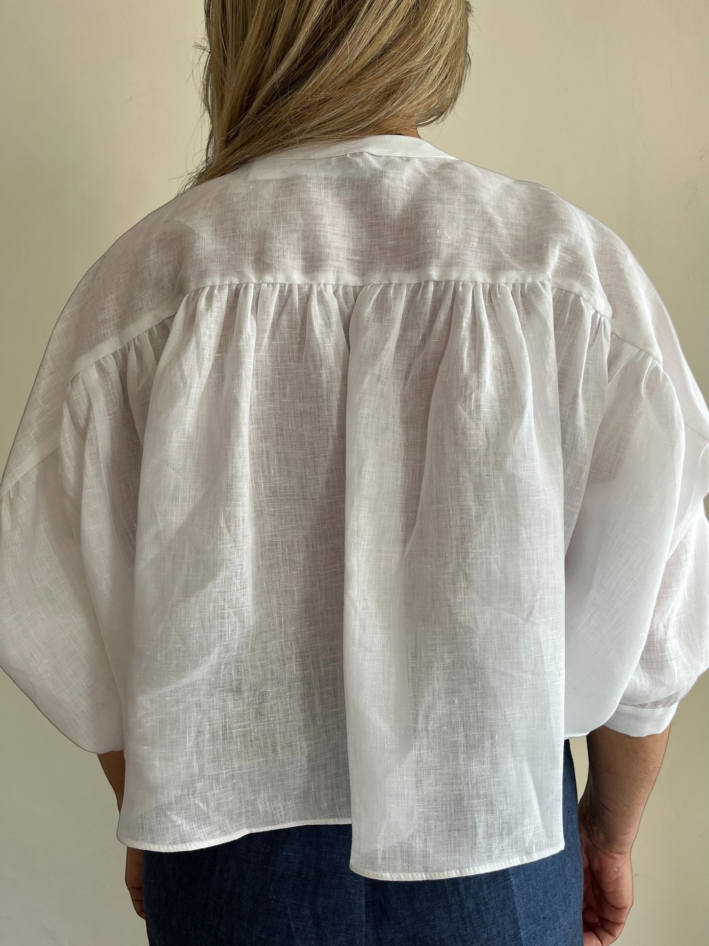 Camicia cropped con arriccio art. REGINA CENTOLINO