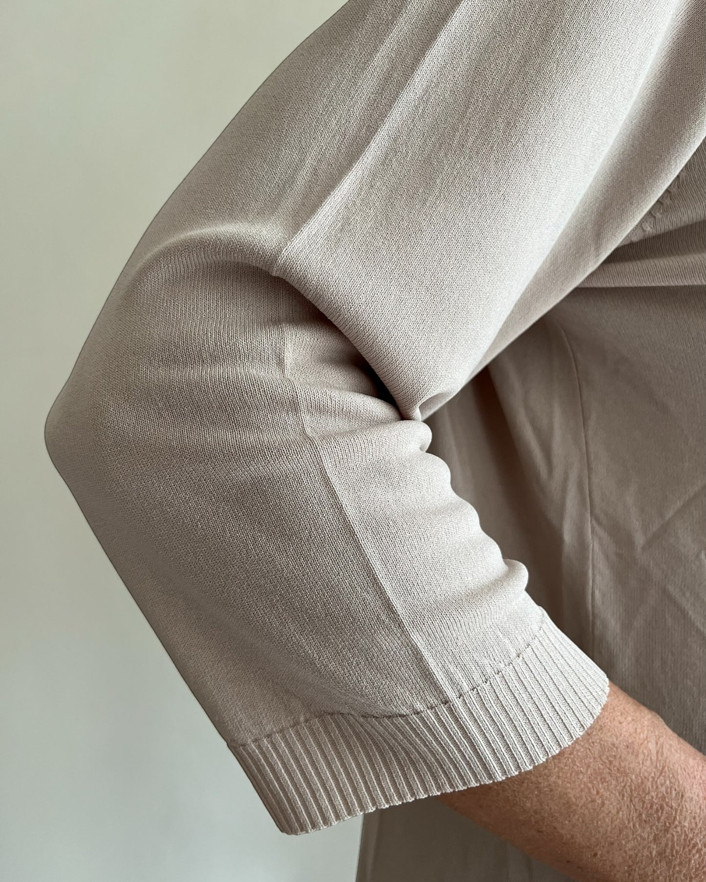 Maglia scollo a V in viscosa art. S83XBF MA94012 SANDRO FERRONE