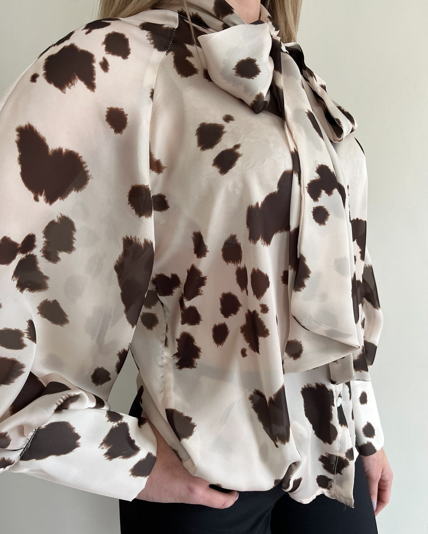 Camicia fantasia con fiocco art. 25C6913 MOTEL