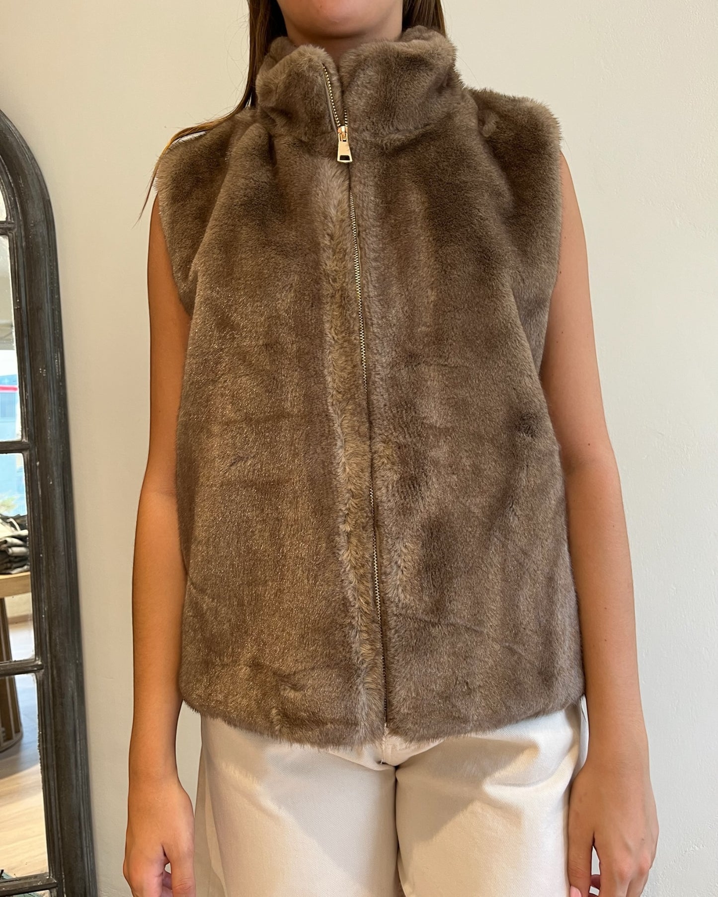 Gilet ecopelliccia con cerniera art. 0575 CHEAP&CHIC