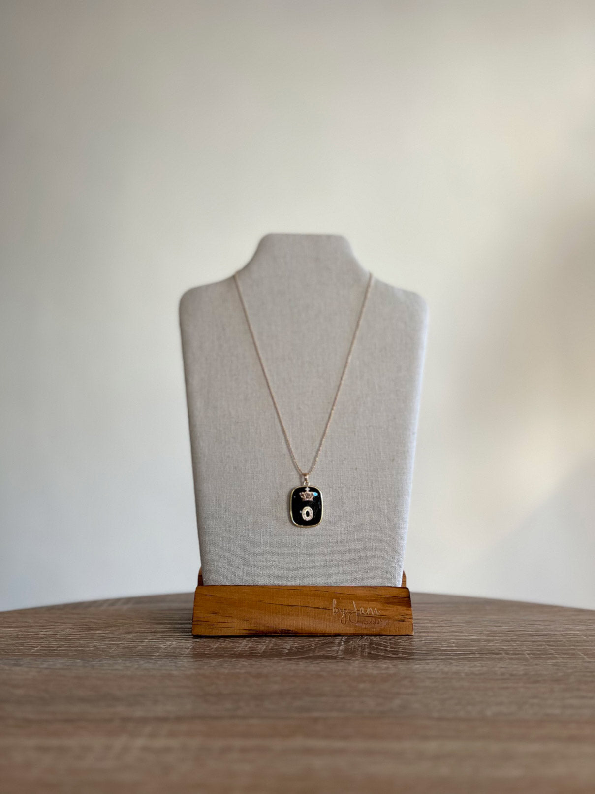 Collana con Piastrina Iniziale Gioiello