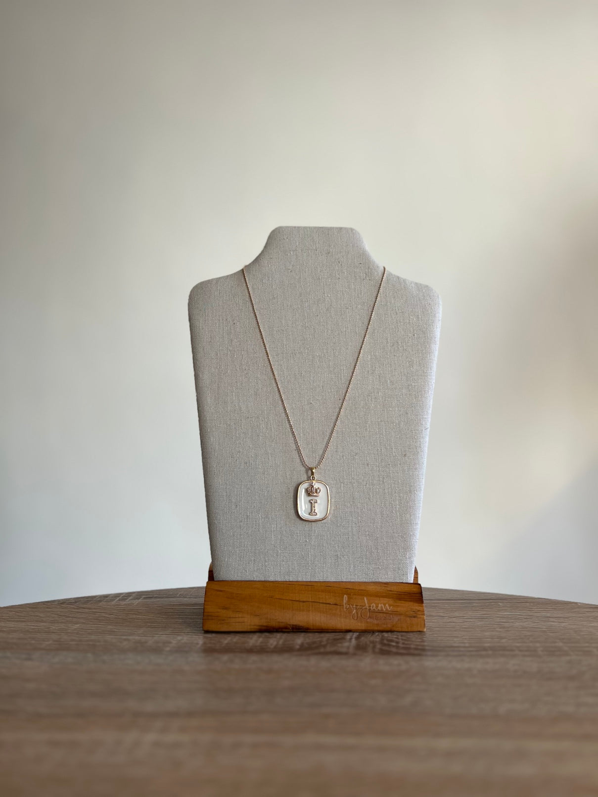 Collana con Piastrina Iniziale Gioiello