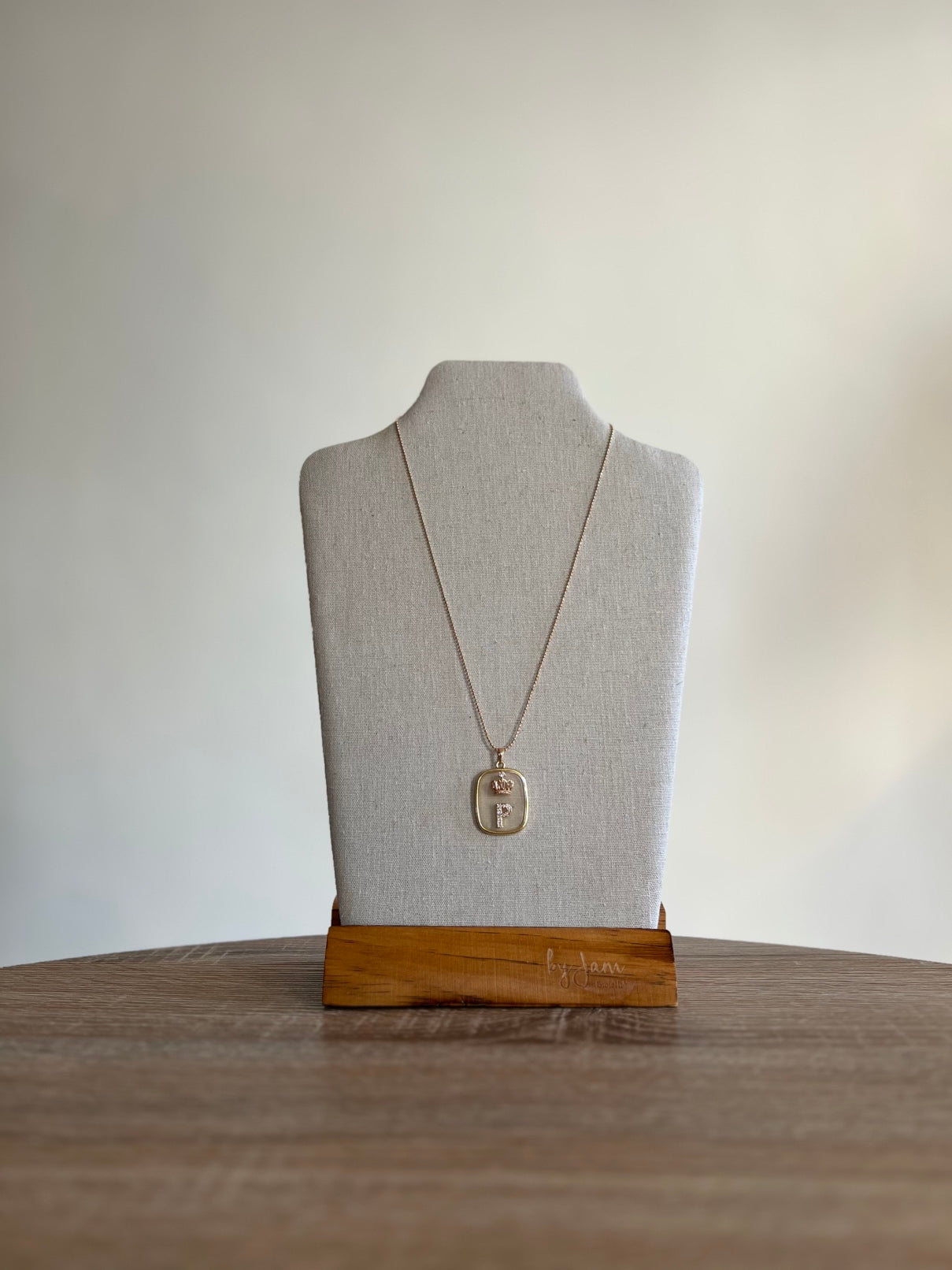 Collana con Piastrina Iniziale Gioiello