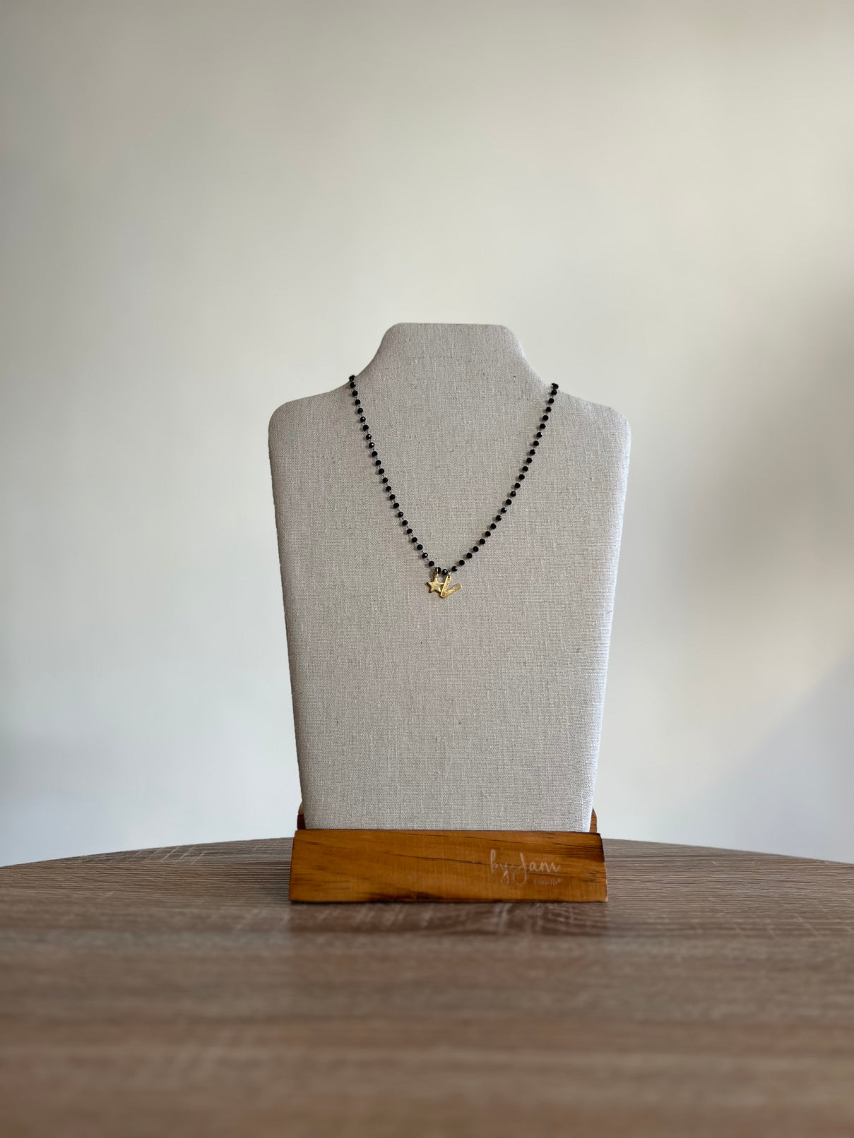 Collana con Perline e Lettera