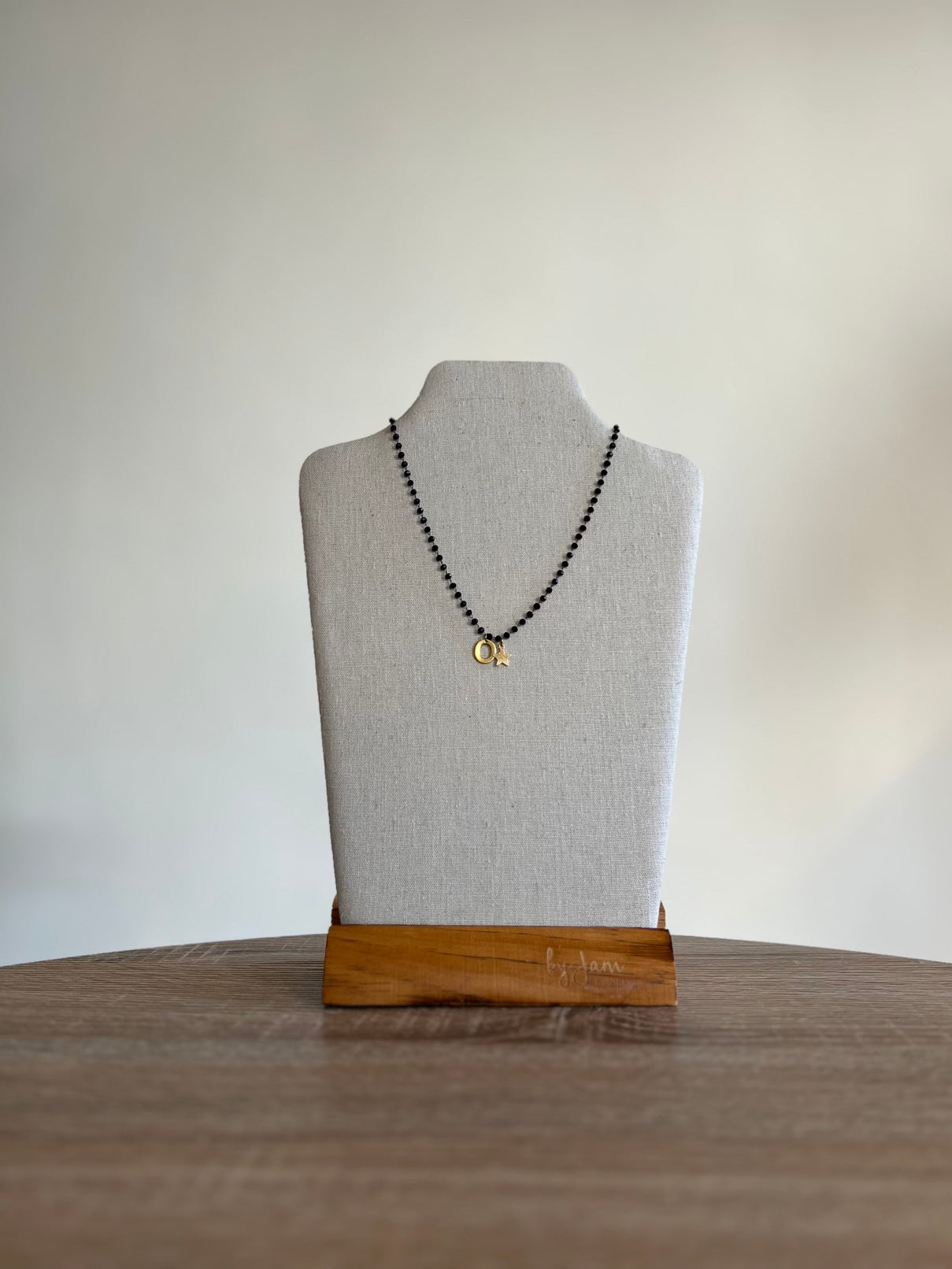 Collana con Perline e Lettera
