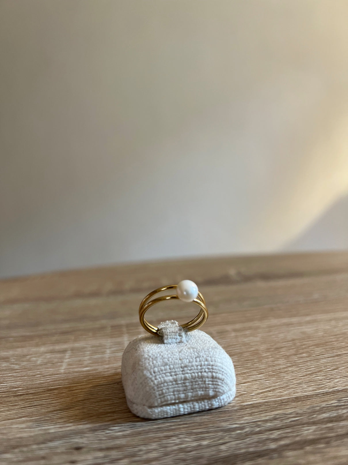 Anello Singolo con Perla Bianca