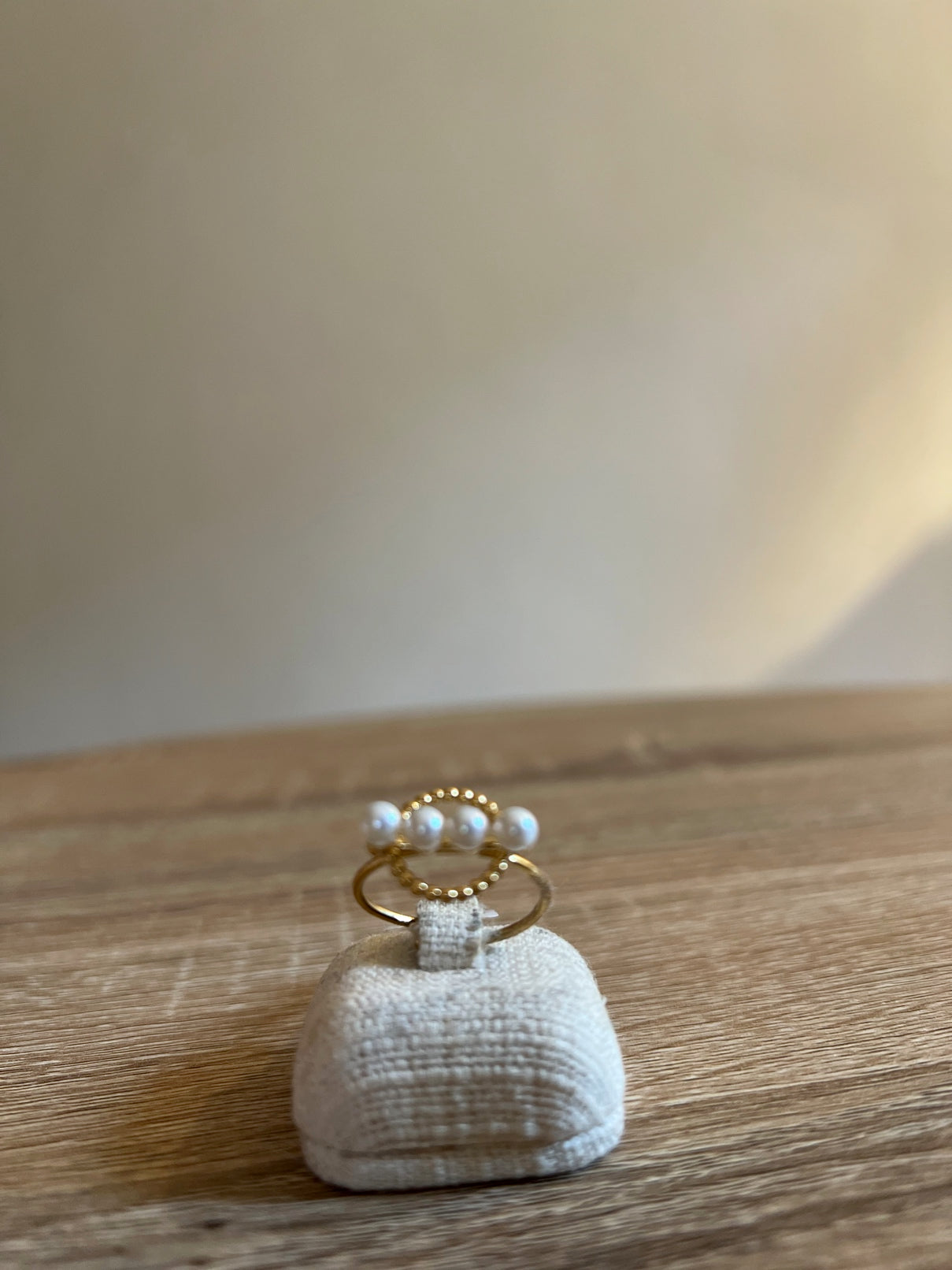 Anello con Quattro Perle