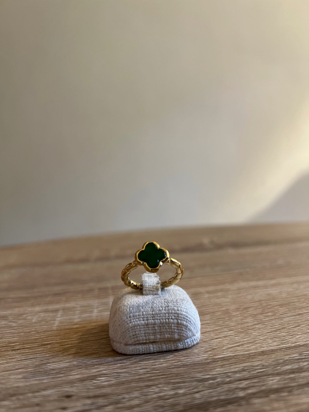 Anello con Quadrifoglio Verde