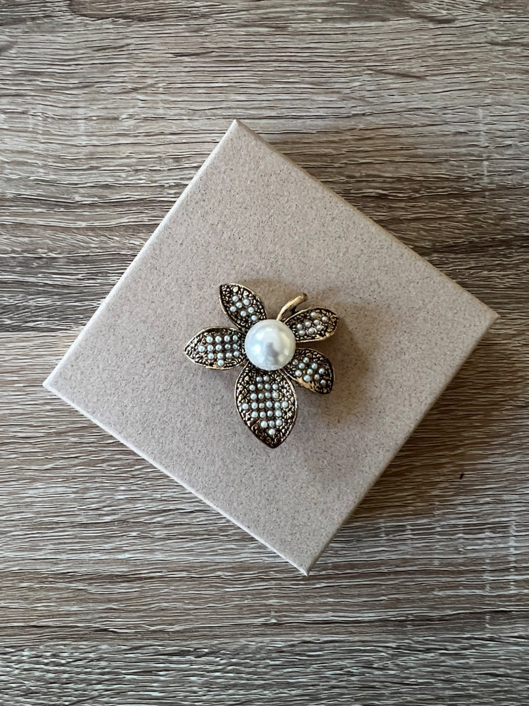 Spilla Fiore con Perla