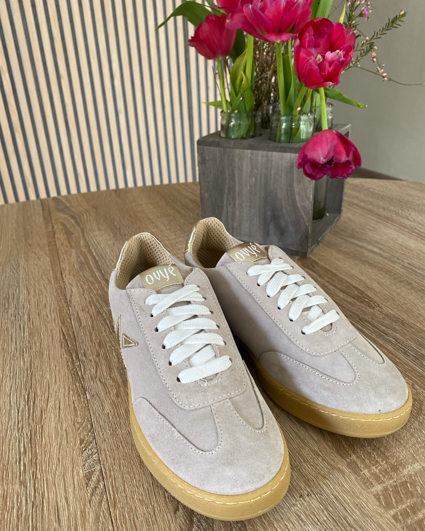 Sneakers scamosciata art. AM2430 OVYE'