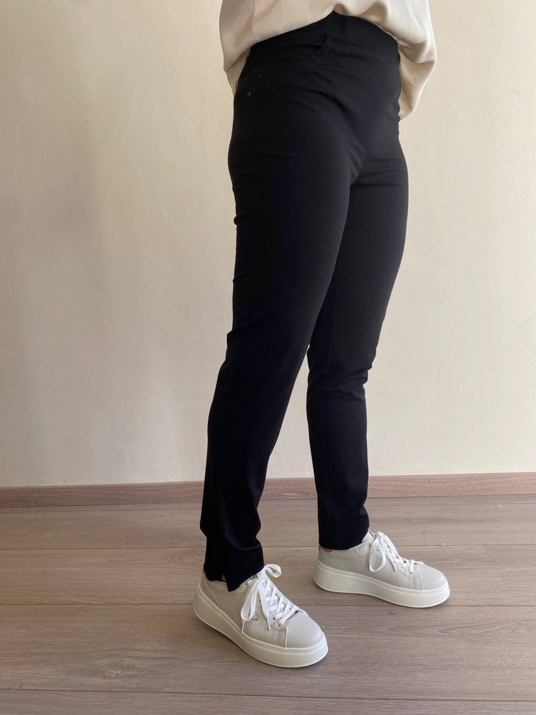 Pantaloni sigaretta art. 17280 CARLA FERRONI