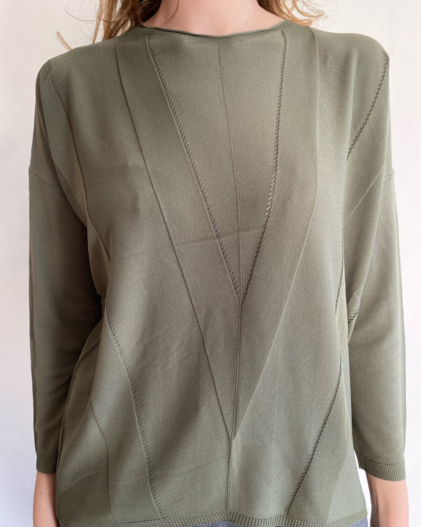 Maglia girocollo con ricamo a V e manica 3/4 art. AL0705 CHEAP&CHIC