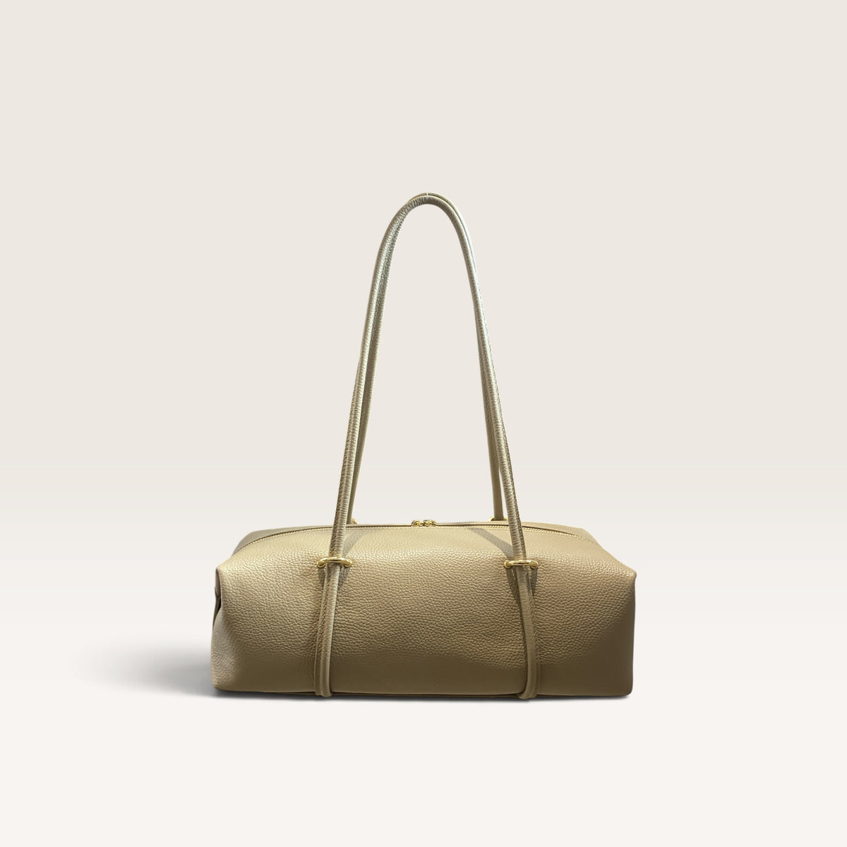 Bauletto in pelle martellata