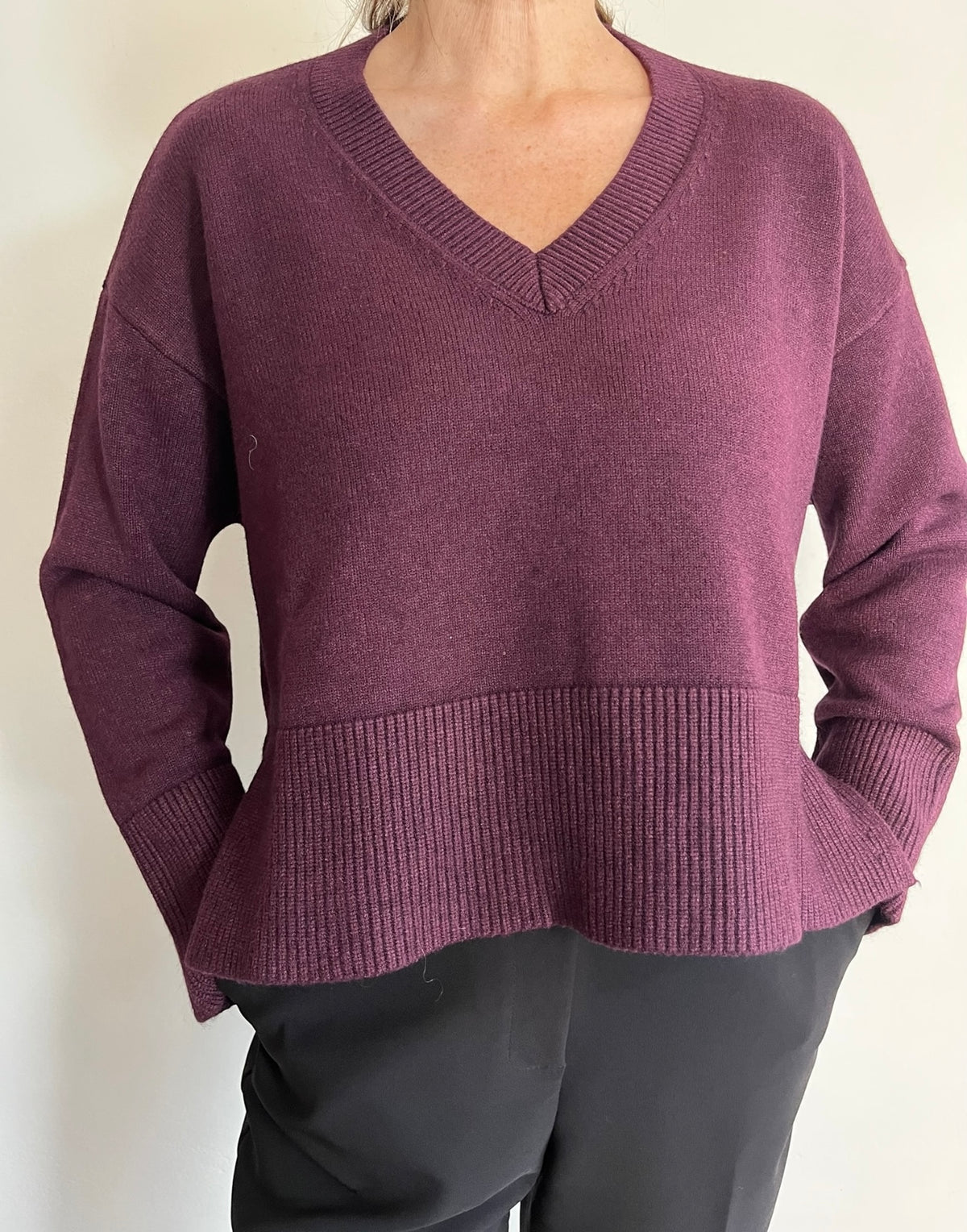 Maglia a scatoletta con scollo a V art.JN0785 CHEAP & CHIC