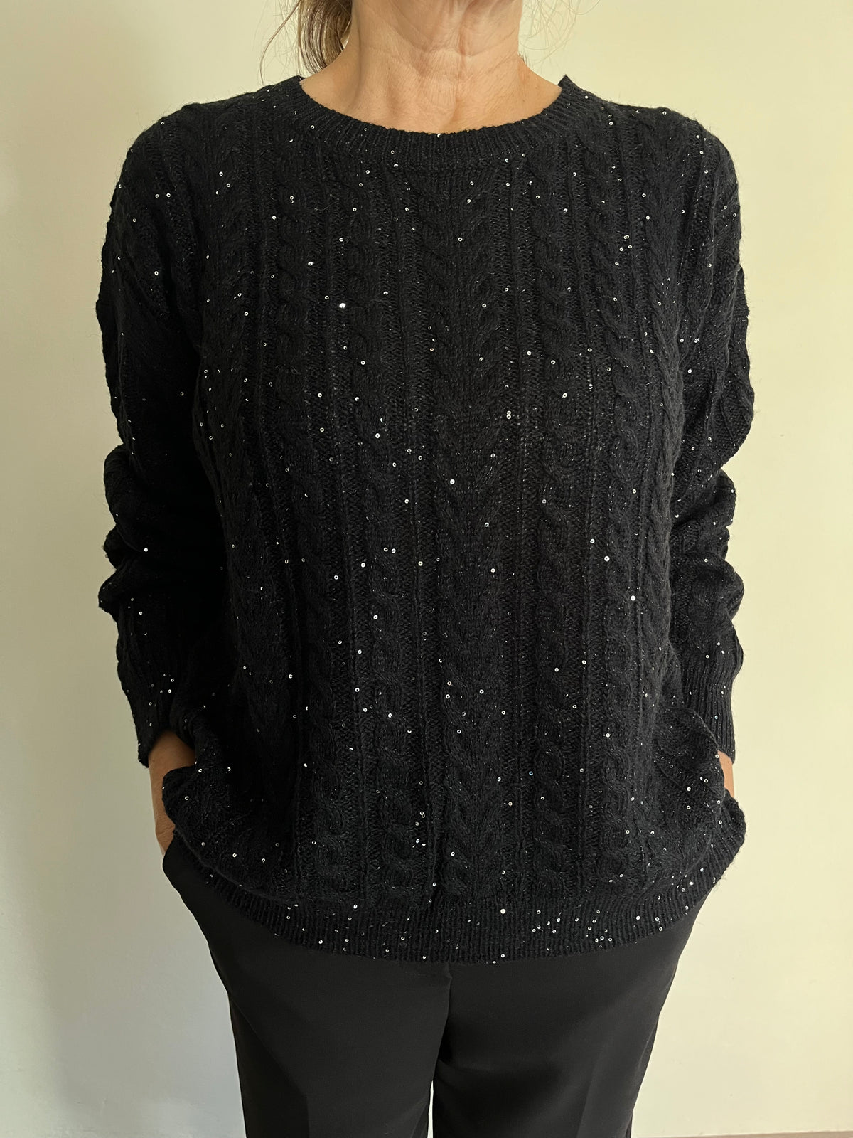 Maglia girocollo con trecce e pailettes art. D66021 SHEIS