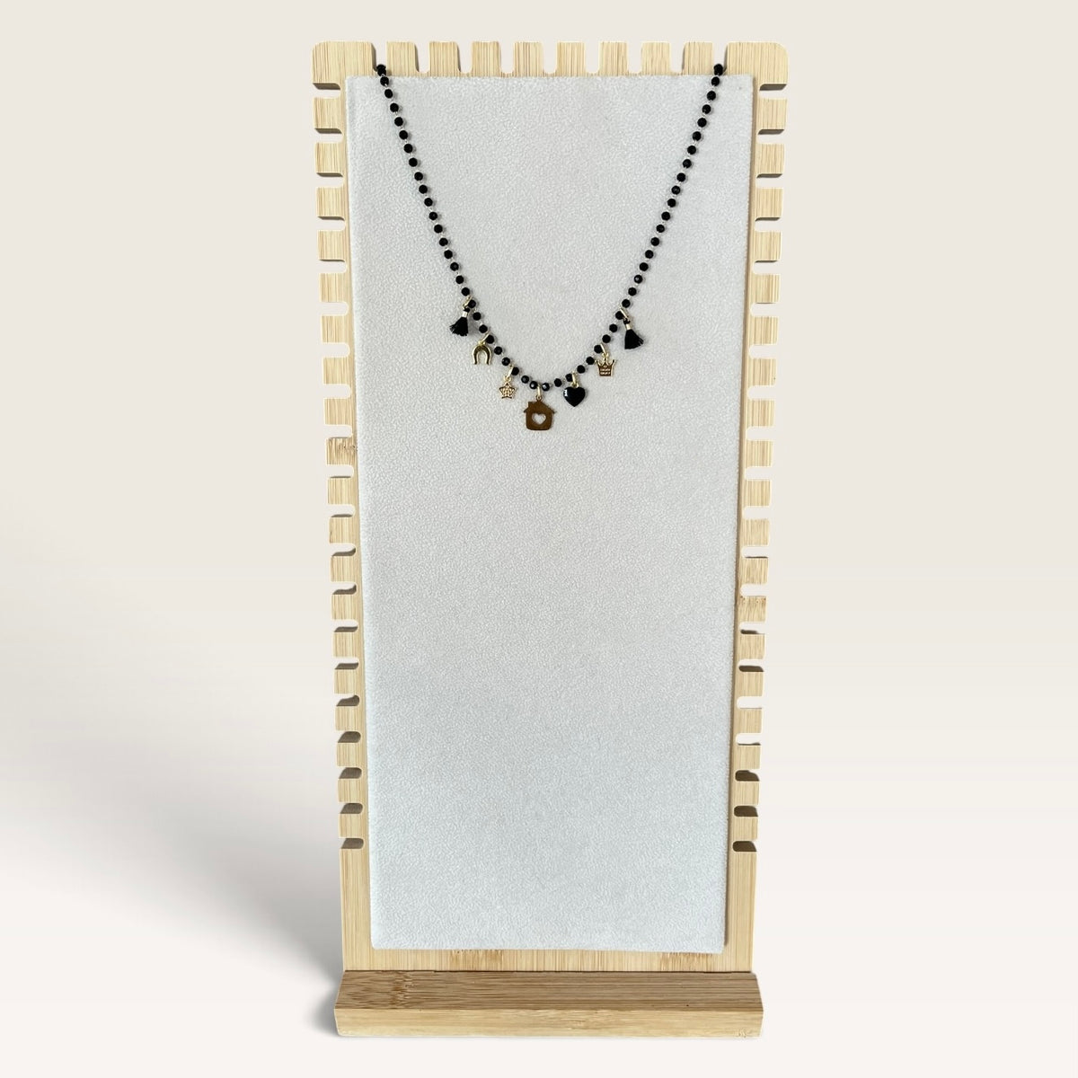 Collana con perline colorate, charms e mappetti Cloel