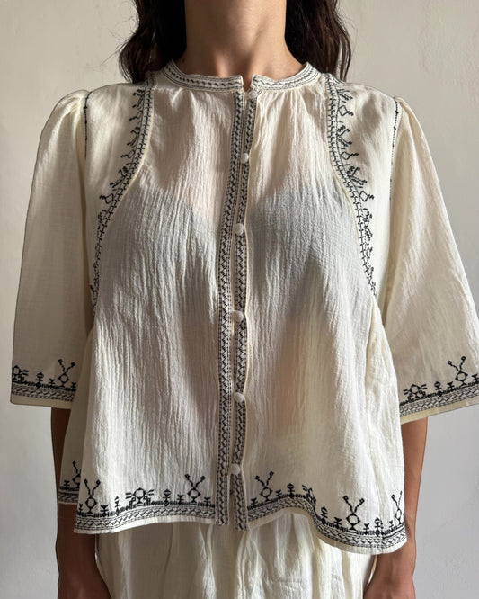 Chemise Melisca panna con ricami neri art. 80504.2 ARTLOVE