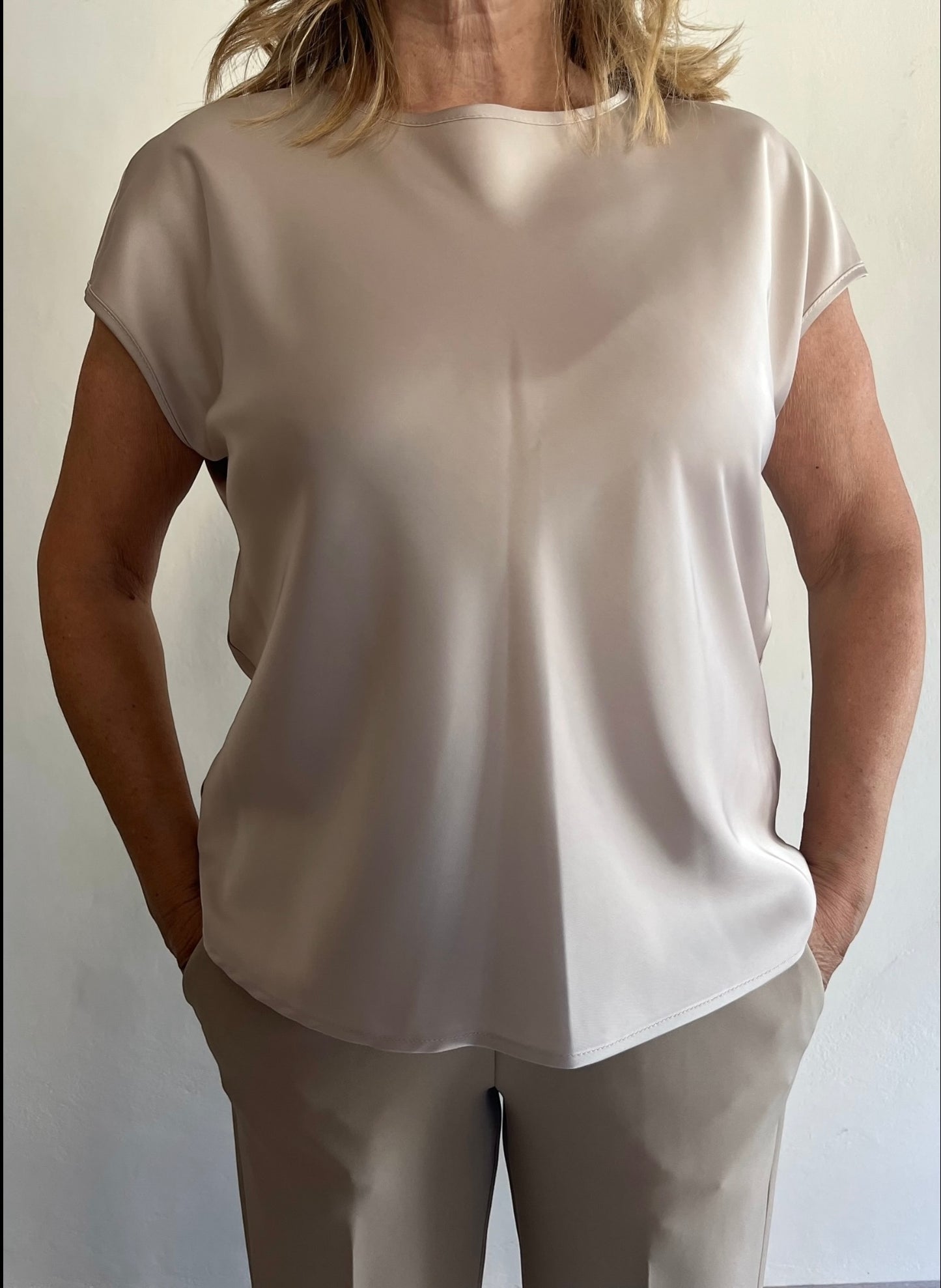 Blusa a manica corta effetto raso art. S22YBGLEA Sandro Ferrone