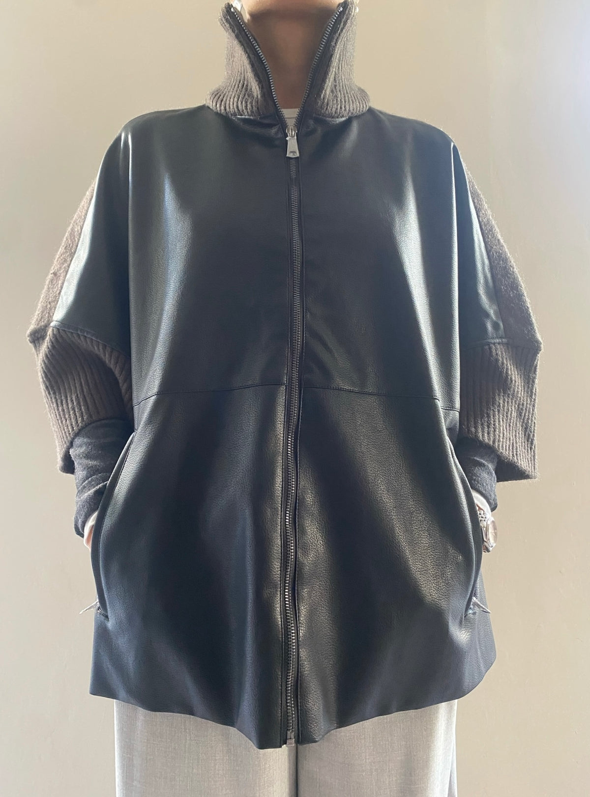 Poncho in maglia ed ecopelle art. V981B016A DIXIE