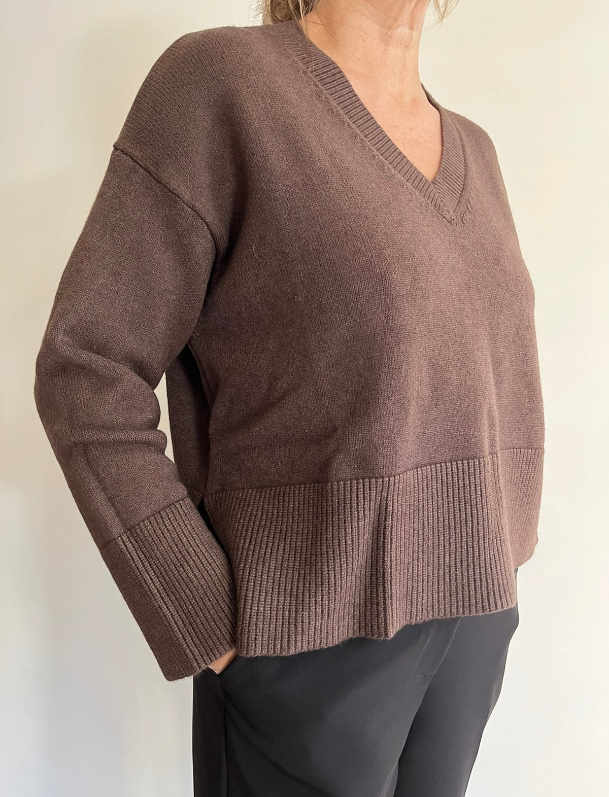 Maglia a scatoletta con scollo a V art.JN0785 CHEAP & CHIC