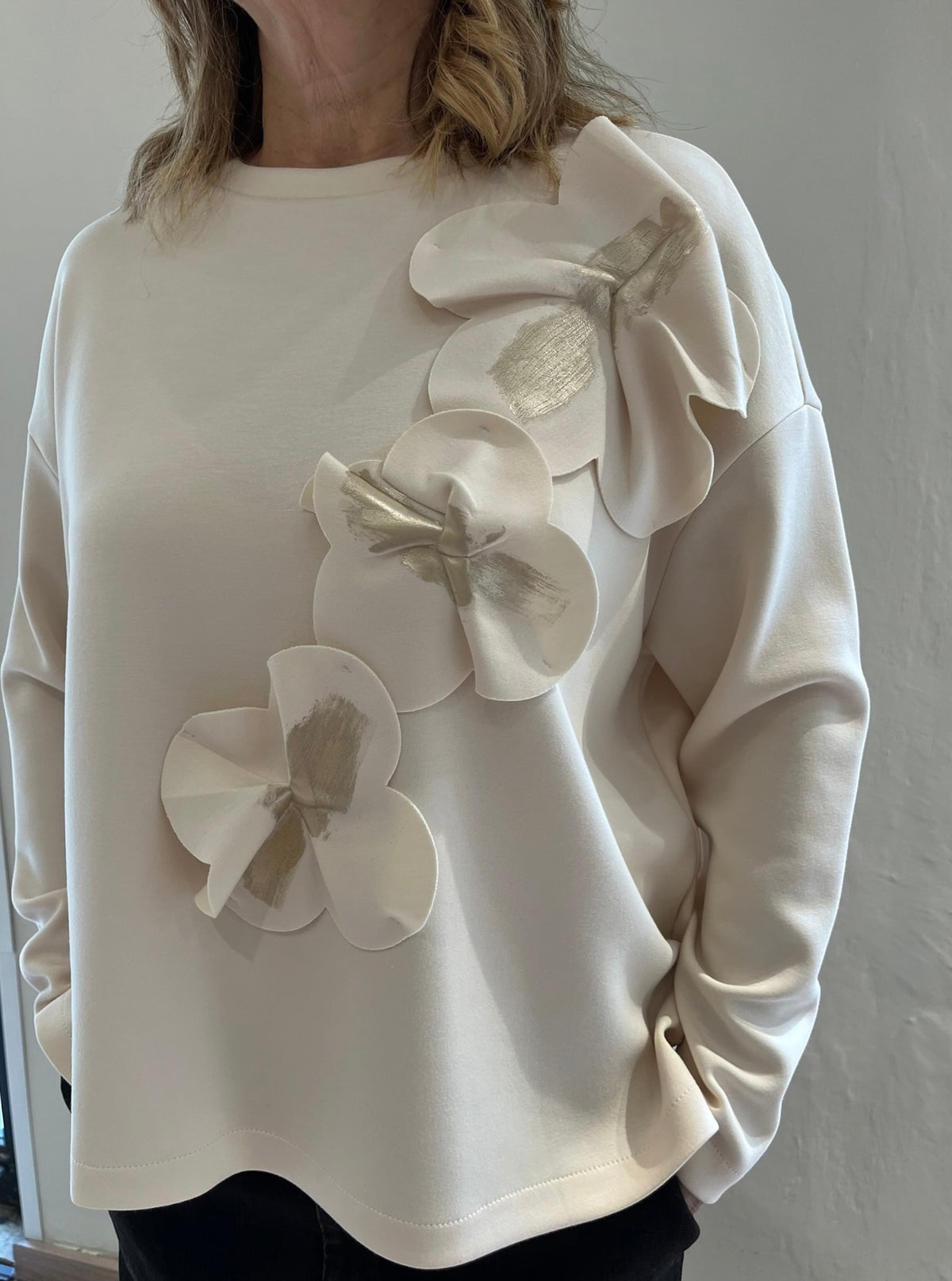 Felpa con fiori Art.A5Y0142 L’ARCHIVIO