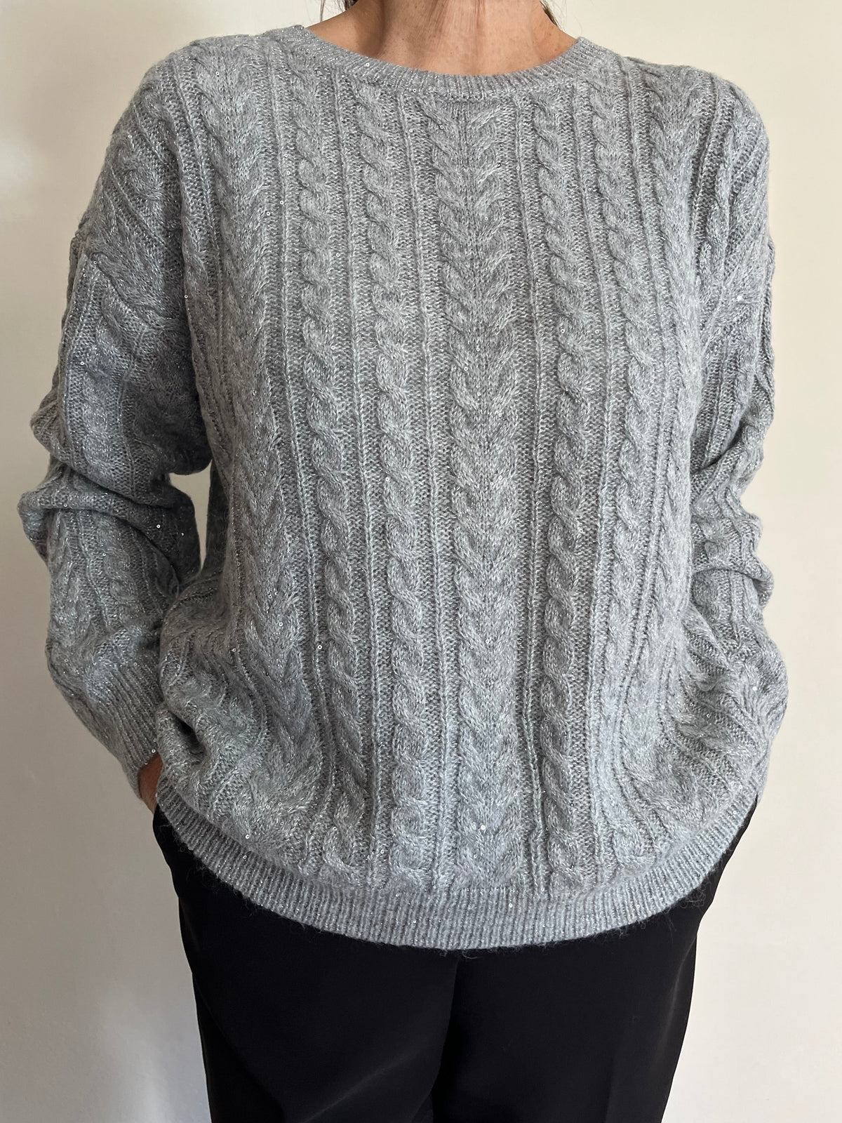 Maglia girocollo con trecce e pailettes art. D66021 SHEIS