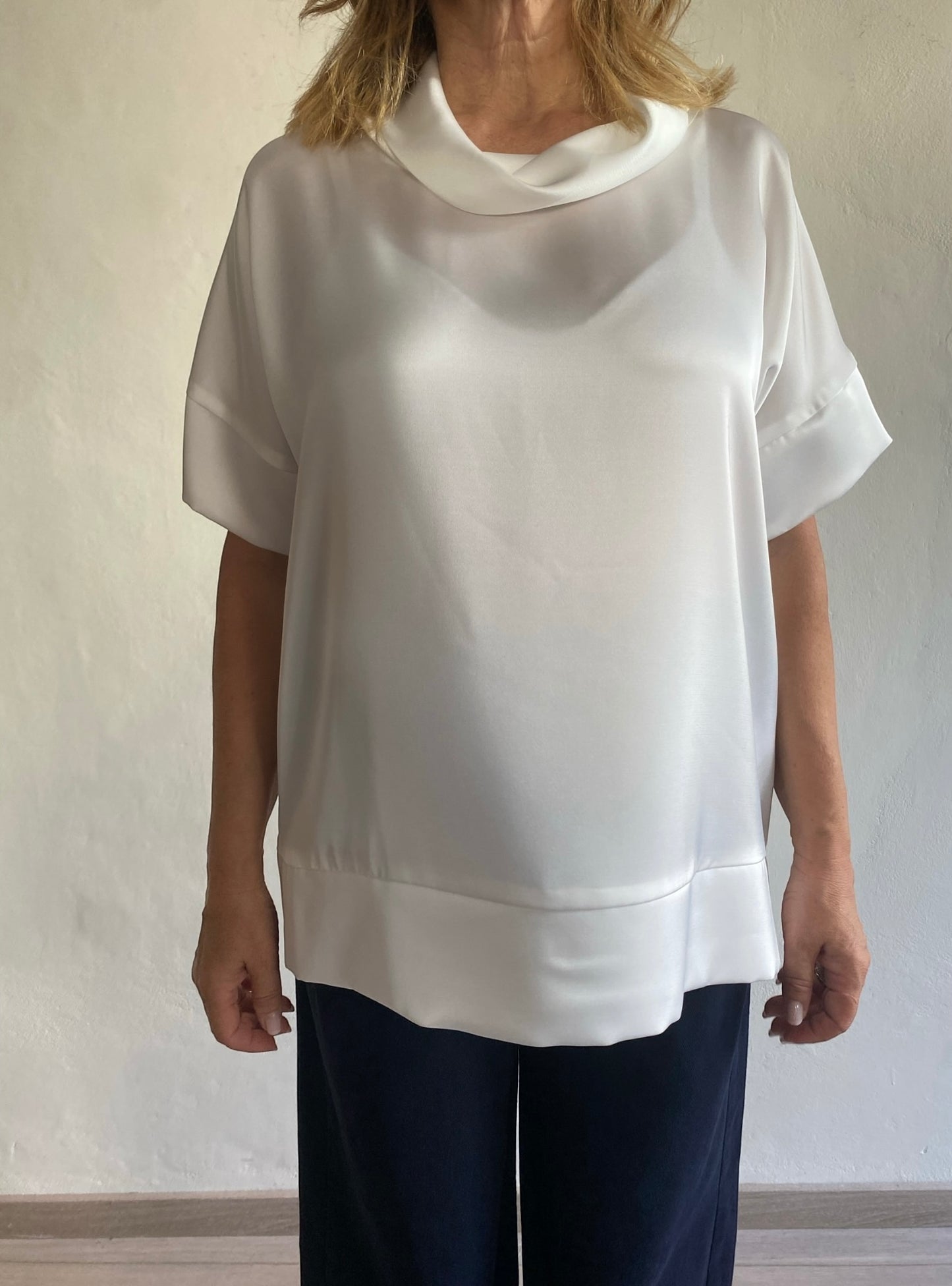 Blusa a maniche corte con collo ad anello art. L24YBGVERBENA Lola by Sandro Ferrone