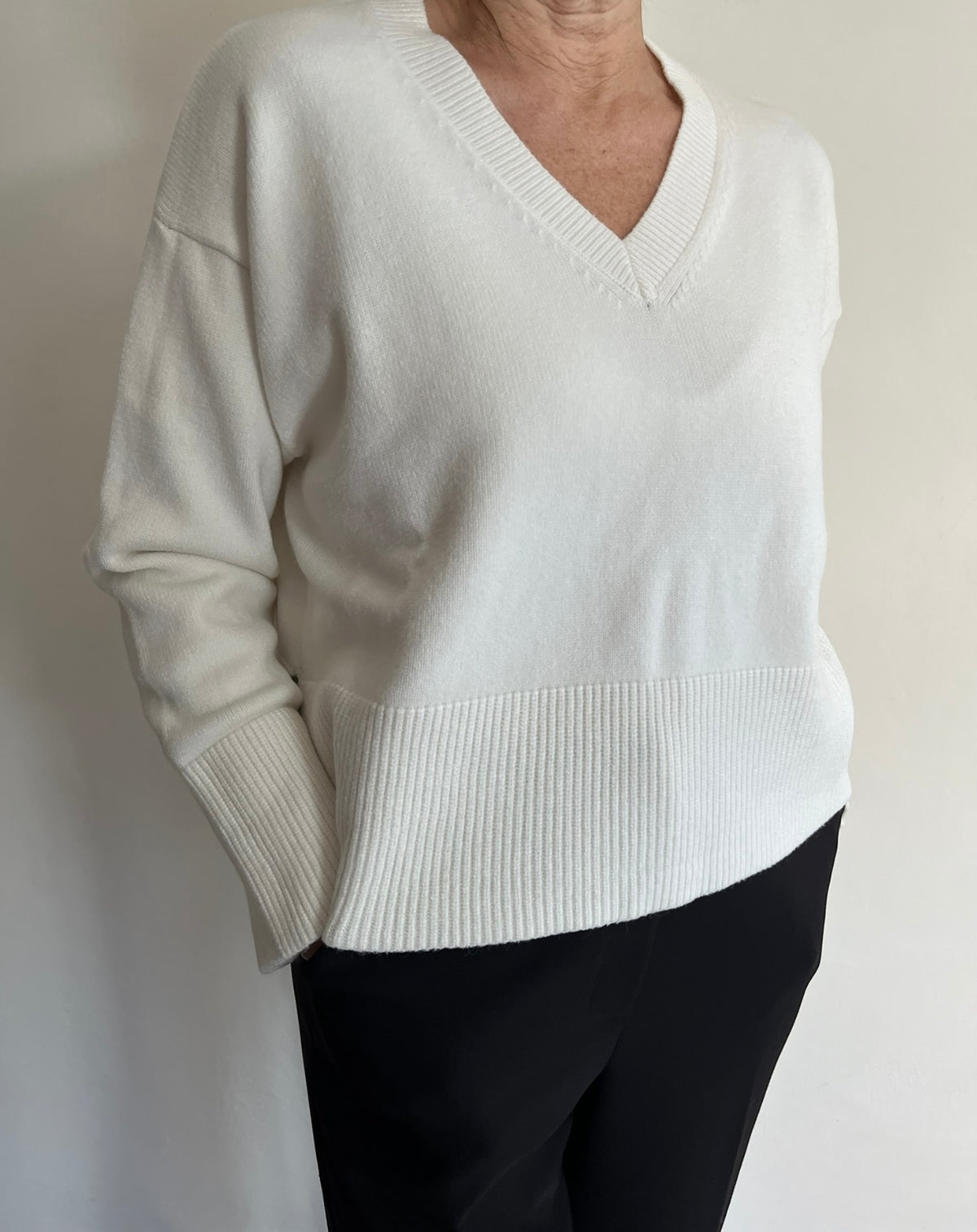 Maglia a scatoletta con scollo a V art.JN0785 CHEAP & CHIC