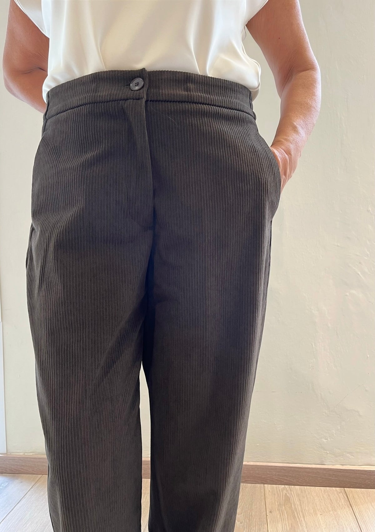 Pantalone a coste in velluto Art. L15YBG CIGNO LOLA by SANDRO FERRONE