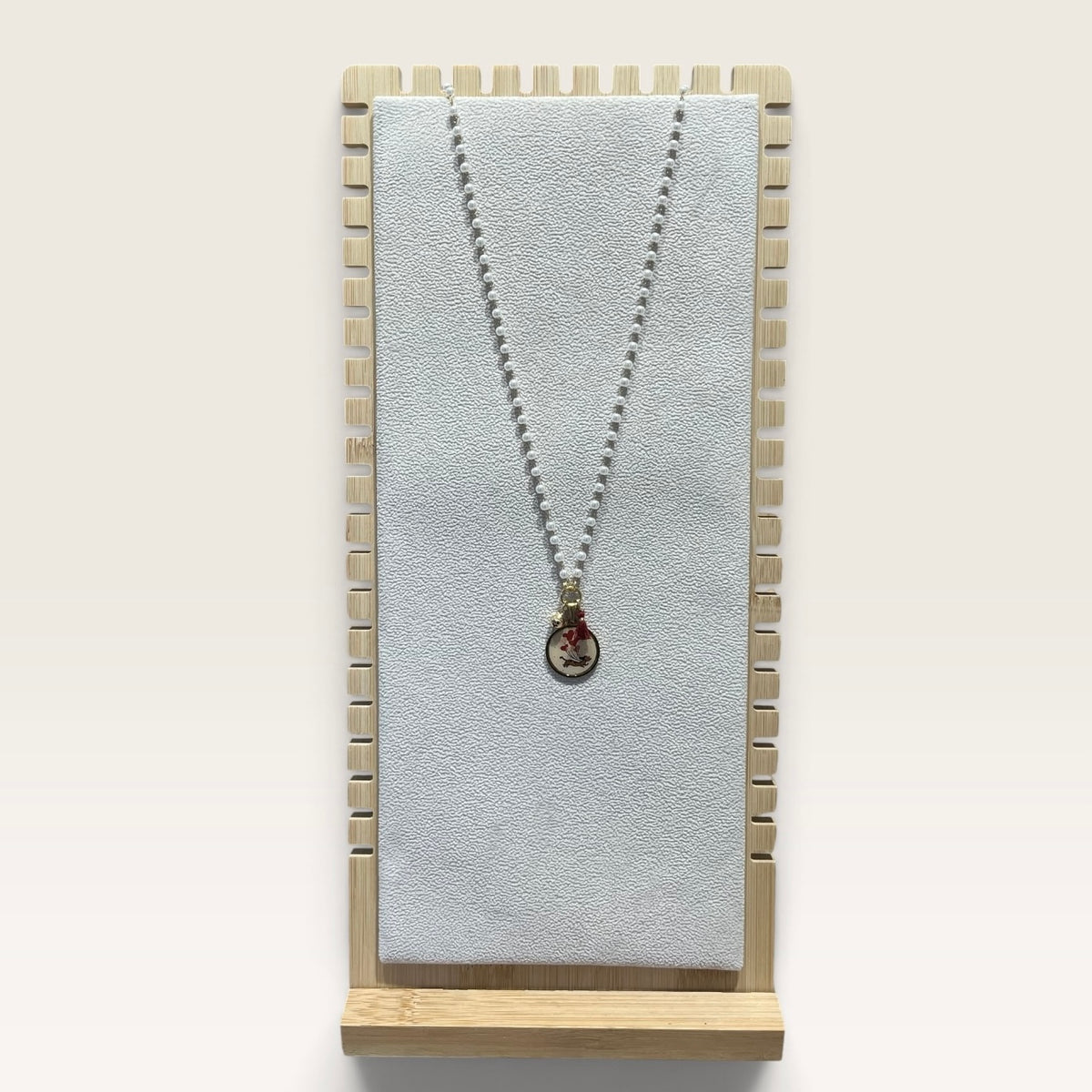 Collana con perle e medaglietta Cloel