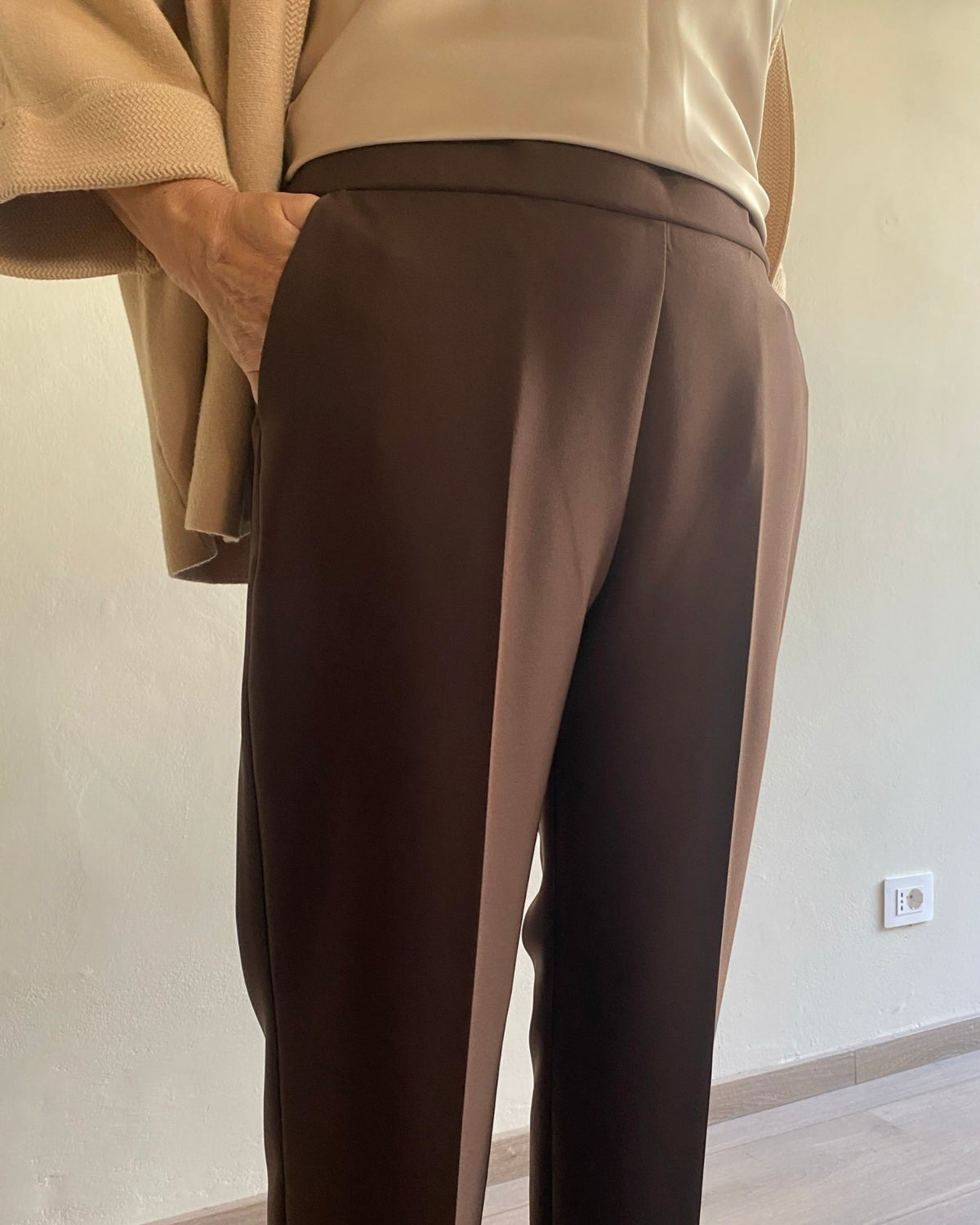 Pantalone gamba dritta con risvolto art. L18YBGAMMATURO Lola by Sandro Ferrone