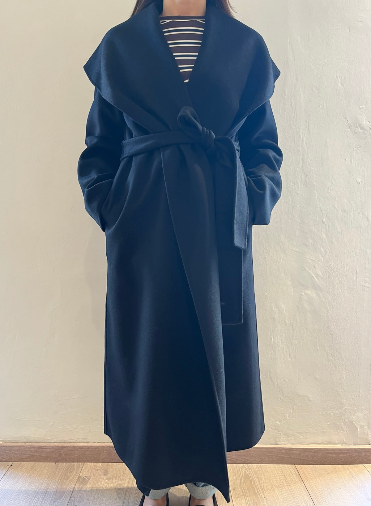 Cappotto con collo ampio e cinta art.TAC0008 VICOLO