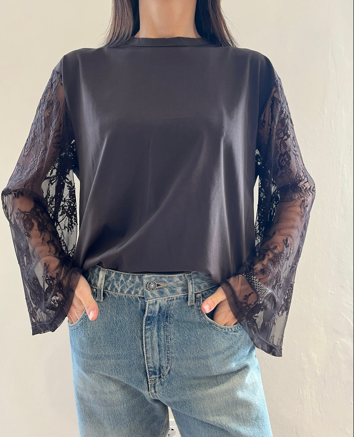 T-shirt oversize con manica ampia in pizzo art. UAC0197 VICOLO