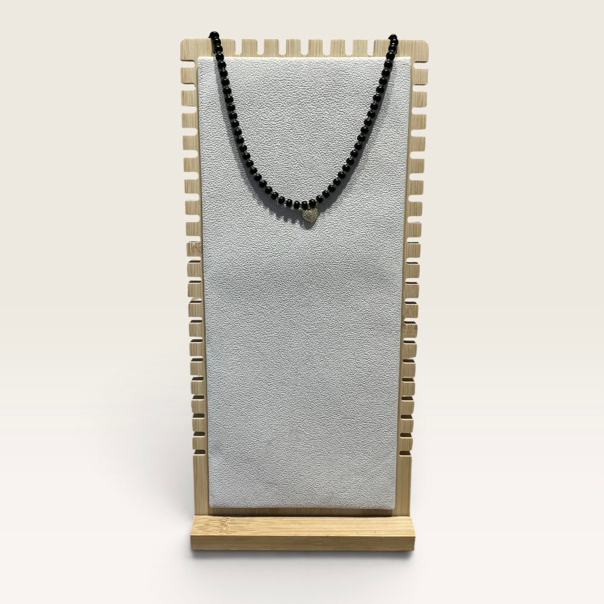 Collana corta con pietre e charm Cloel