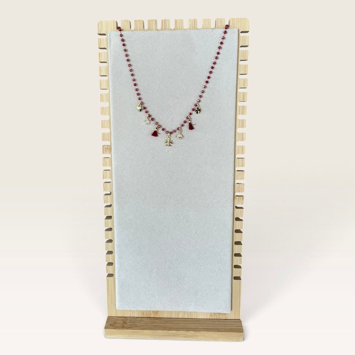 Collana con perline colorate, charms e mappetti Cloel