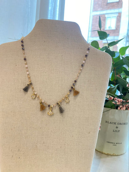 Collana con perline colorate e ciondoli CLOEL
