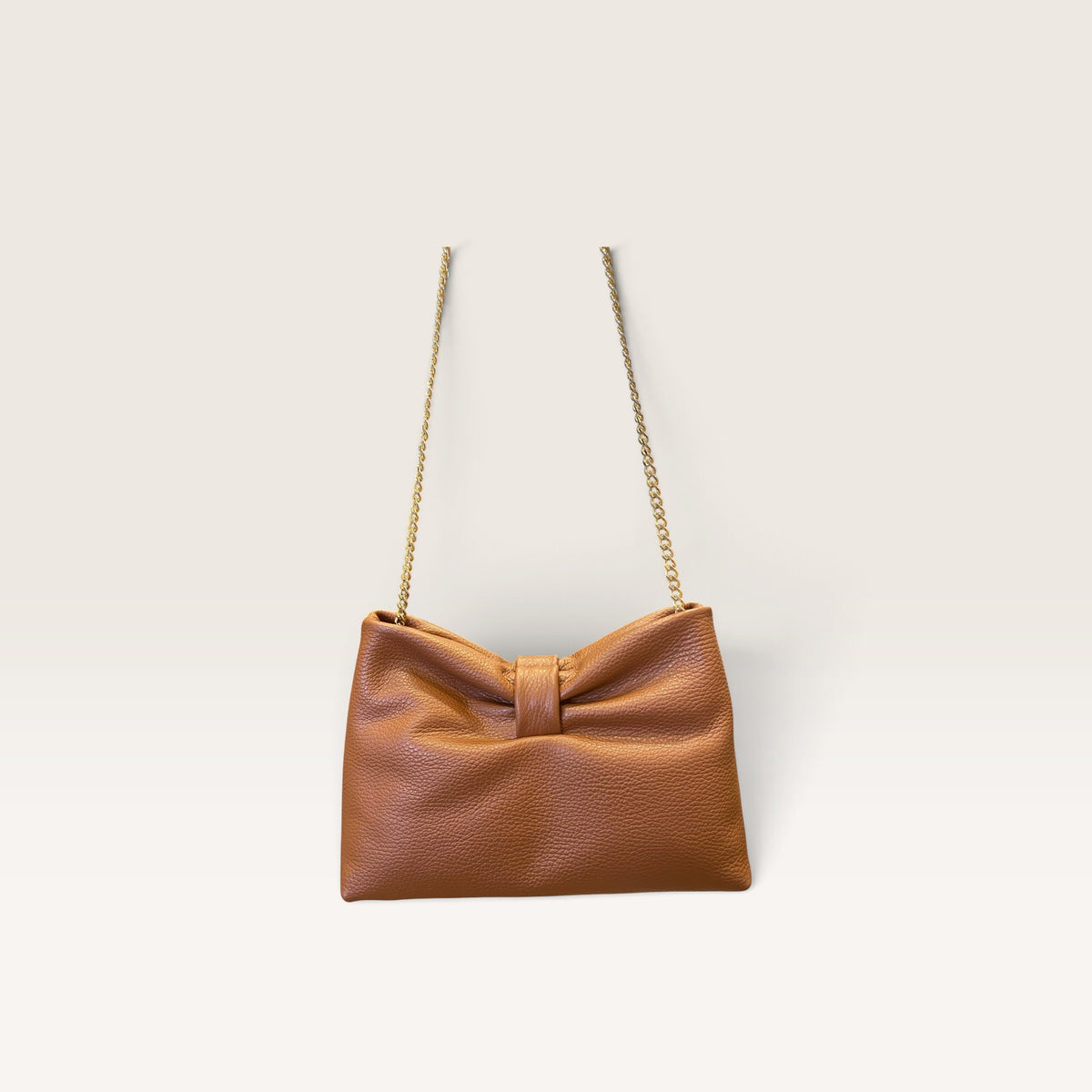 Borsa con tracolla in pelle martellata