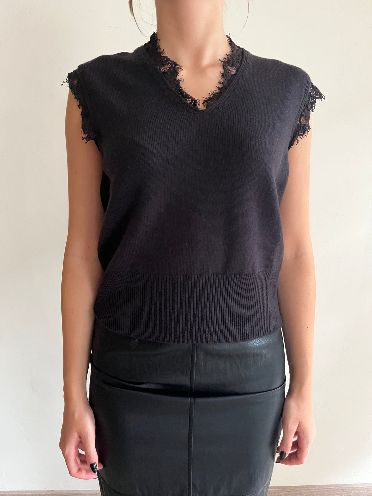 Gilet in maglia con inserti in pizzo art. WF8664 Tensione In