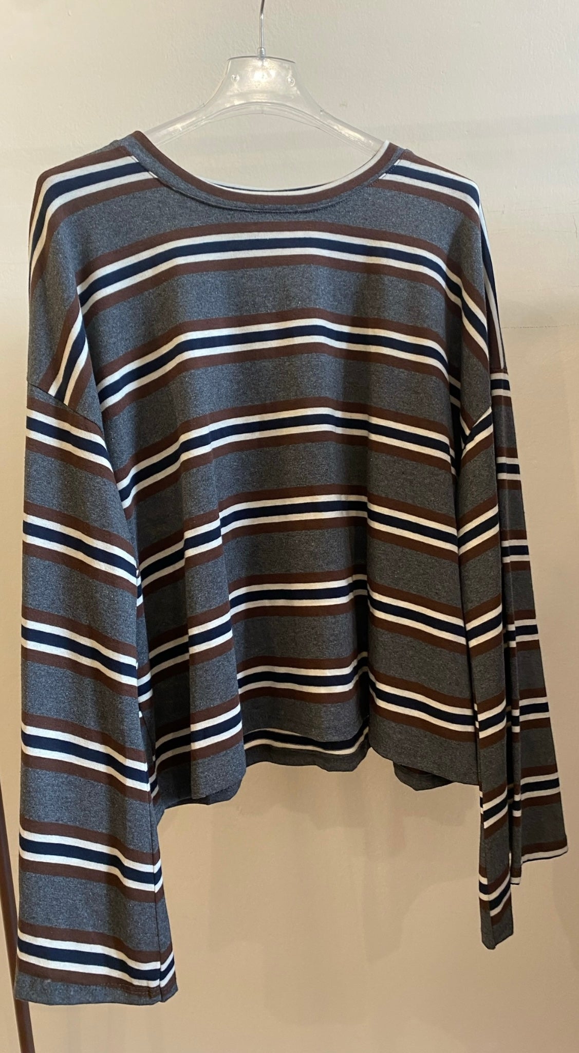 T-shirt manica lunga a righe con manica imbuto art.83725/BM310 CHEAP & CHIC