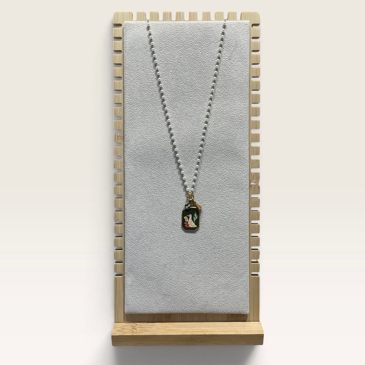 Collana con perle e medaglietta Cloel