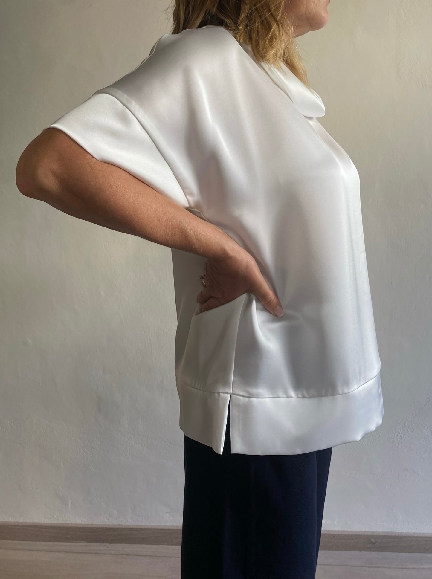 Blusa a maniche corte con collo ad anello art. L24YBGVERBENA Lola by Sandro Ferrone