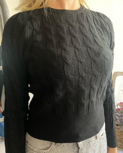 Maglione con trecce e bottone gioiello sul retro art.72187 TENSIONE IN