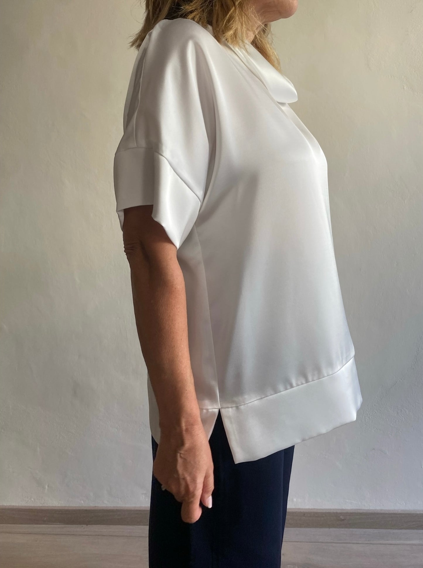 Blusa a maniche corte con collo ad anello art. L24YBGVERBENA Lola by Sandro Ferrone