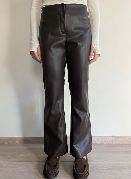 Pantalone flare in ecopelle art. 27P6764 TENSIONE IN