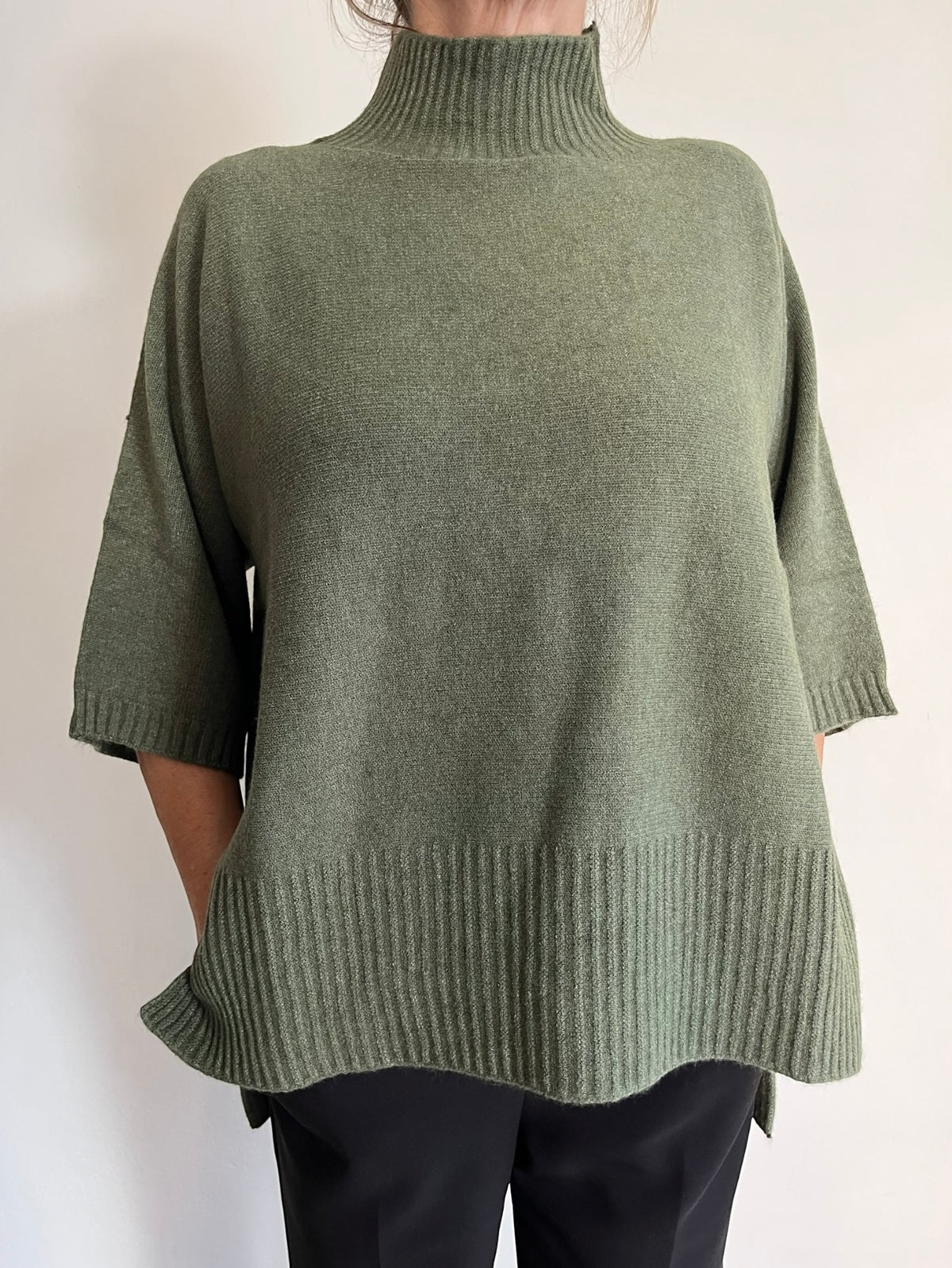 Maglia manica 3/4 con collo a vulcano art.570625 CHEAP &CHIC