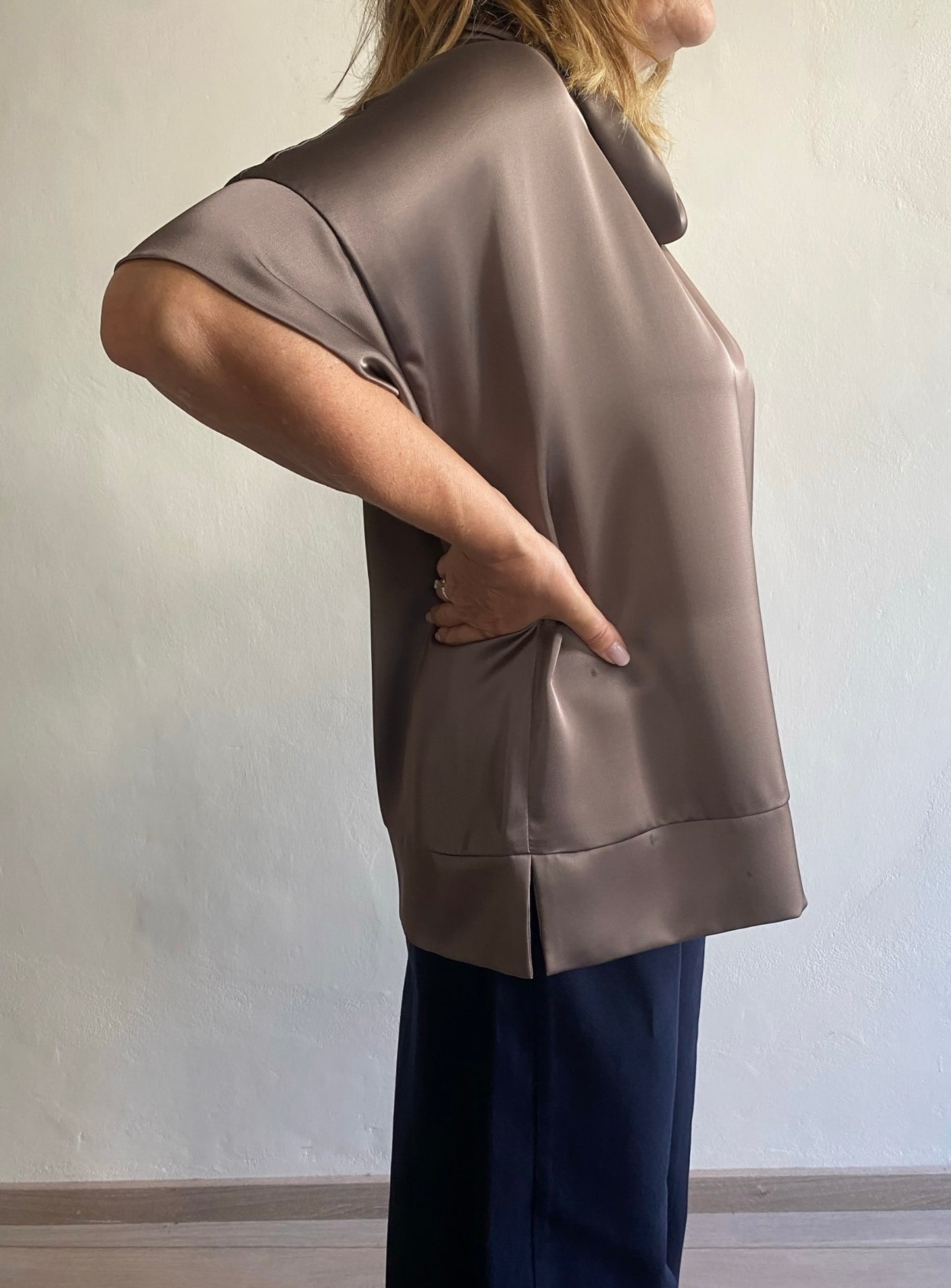 Blusa a maniche corte con collo ad anello art. L24YBGVERBENA Lola by Sandro Ferrone