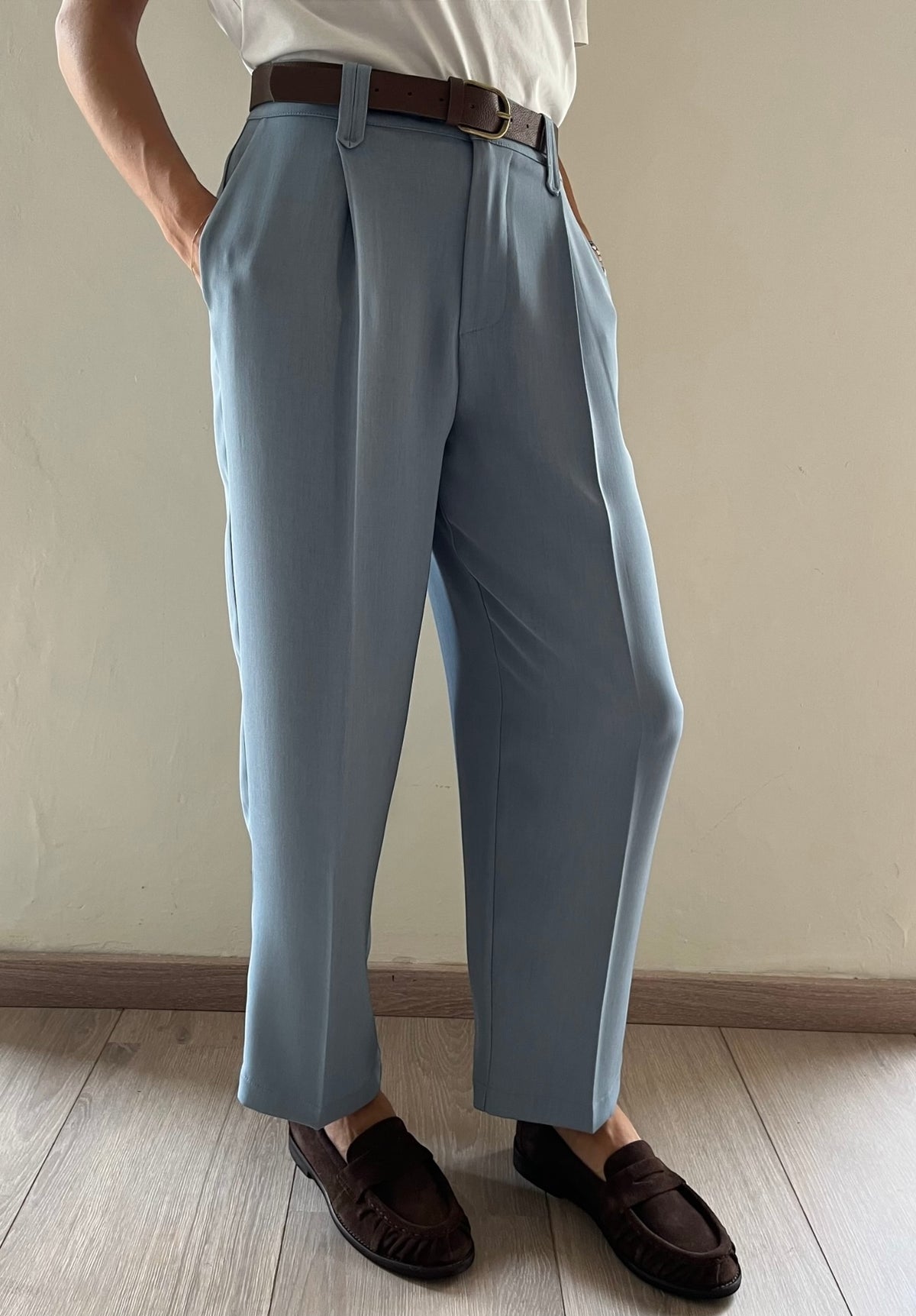 Pantalone con pence e cinta art. AI26-4086 TENSIONE IN