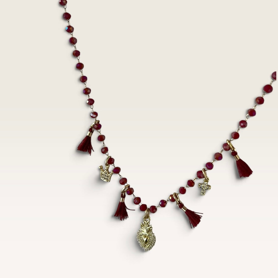 Collana con perline colorate, charms e mappetti Cloel