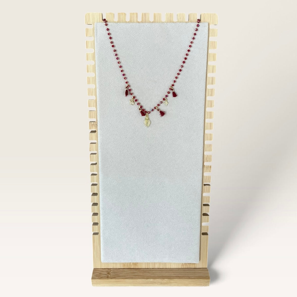 Collana con perline colorate, charms e mappetti Cloel