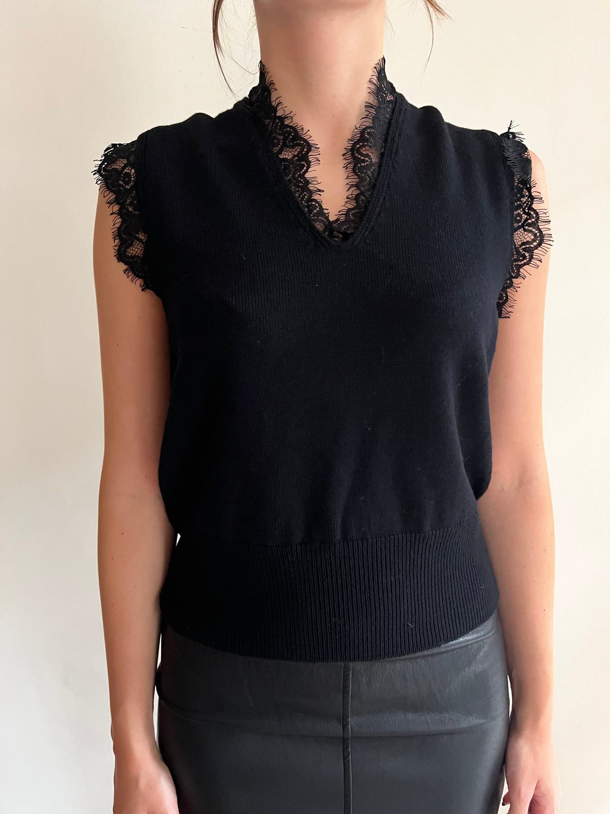 Gilet in maglia con inserti in pizzo art. WF8664 Tensione In